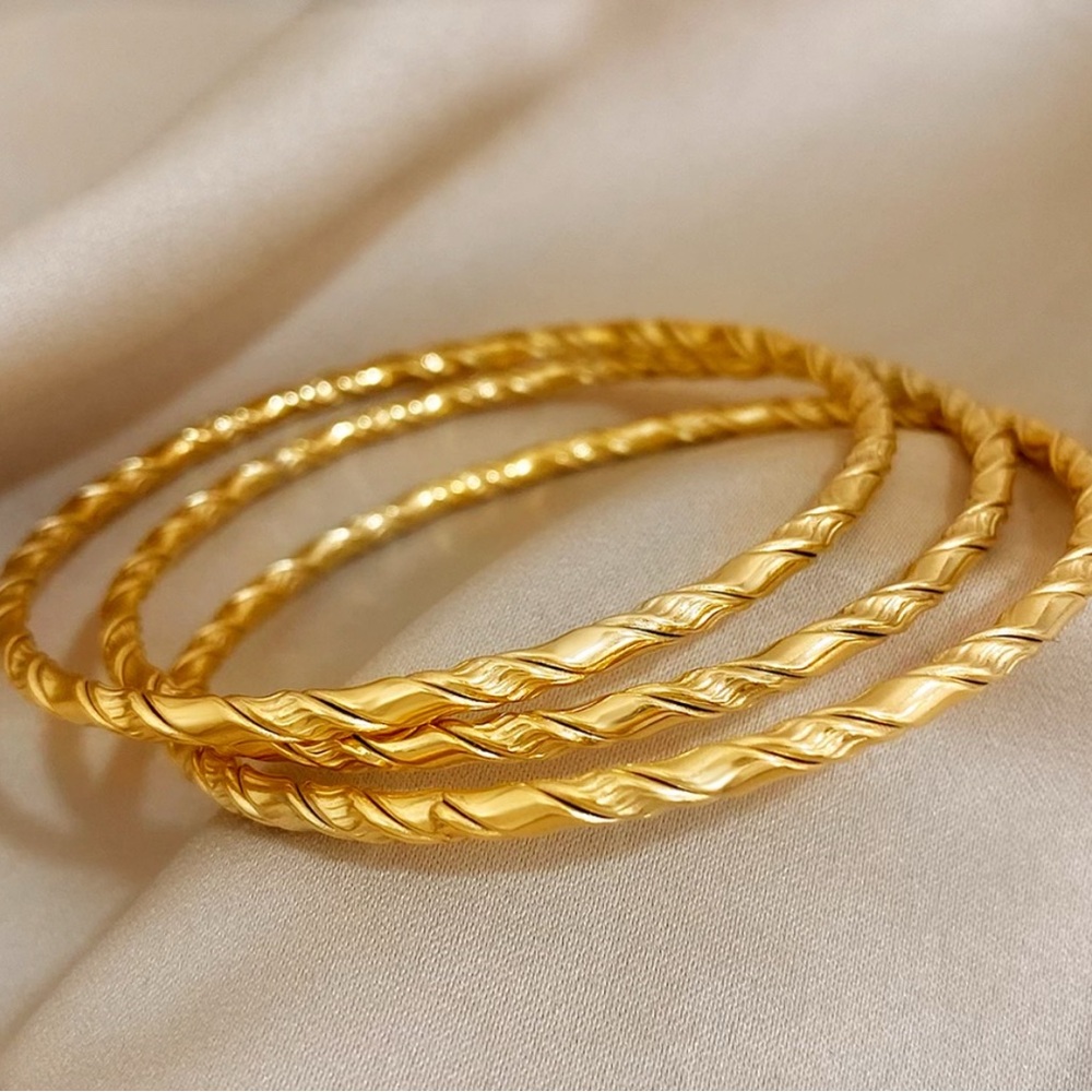 18k Gold Filled Set Of 3 Bangles, 3pc set - Picture 3 of 9